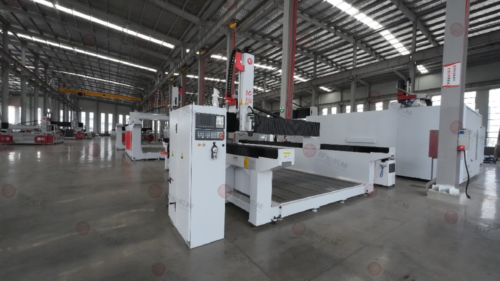 BS3050Q-4S四轴泡沫加工中心_左前视图_侧面中景_白天__实拍__横屏__TP03921.JPG