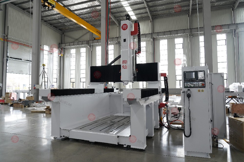 SF1222三轴木模加工中心_T型槽台面_右前视图_全景__实拍__横屏__TP00896.jpg